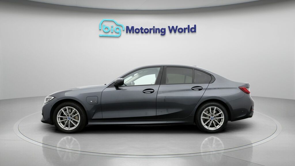 BMW 3 Series Se Pro HT71WFO Grey #4