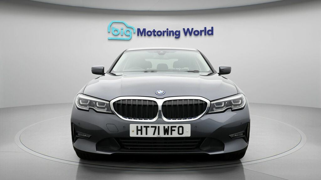BMW 3 Series Se Pro HT71WFO Grey #2