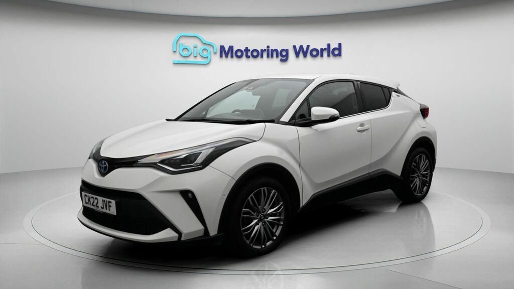 Toyota C-Hr Excel White #3