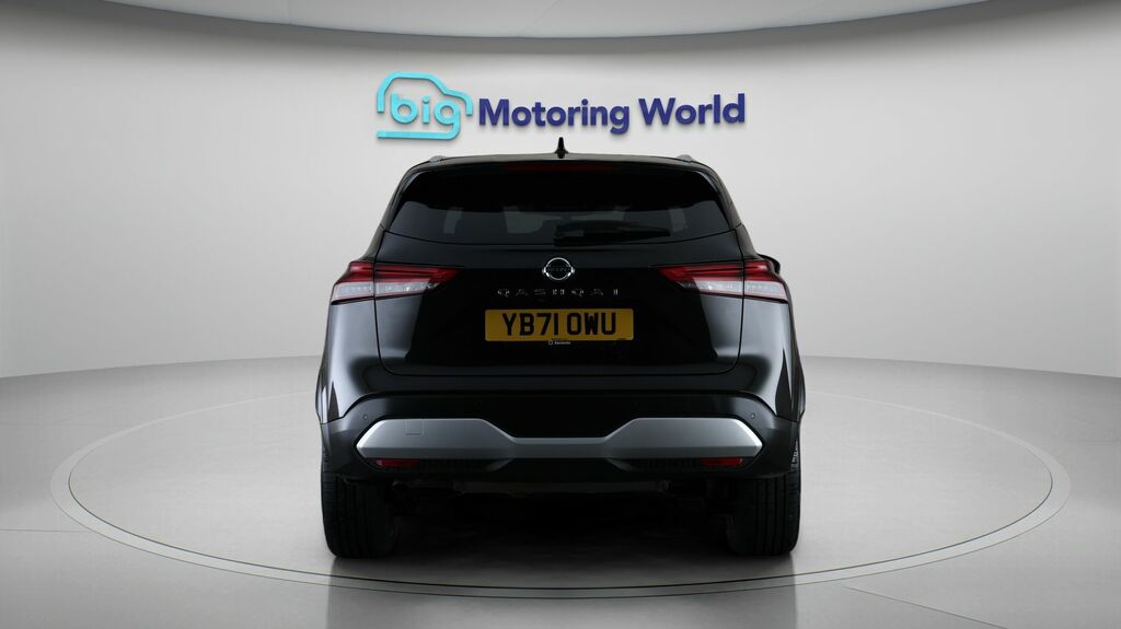 Nissan Qashqai Tekna Black #6