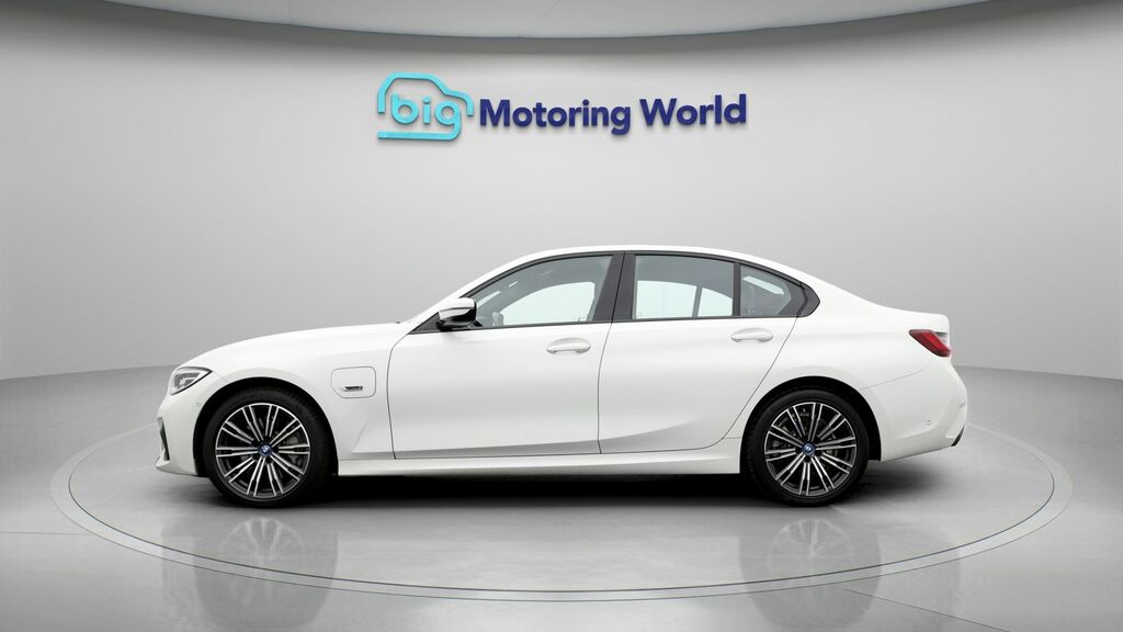 BMW 3 Series M Sport LL22TWU White #4