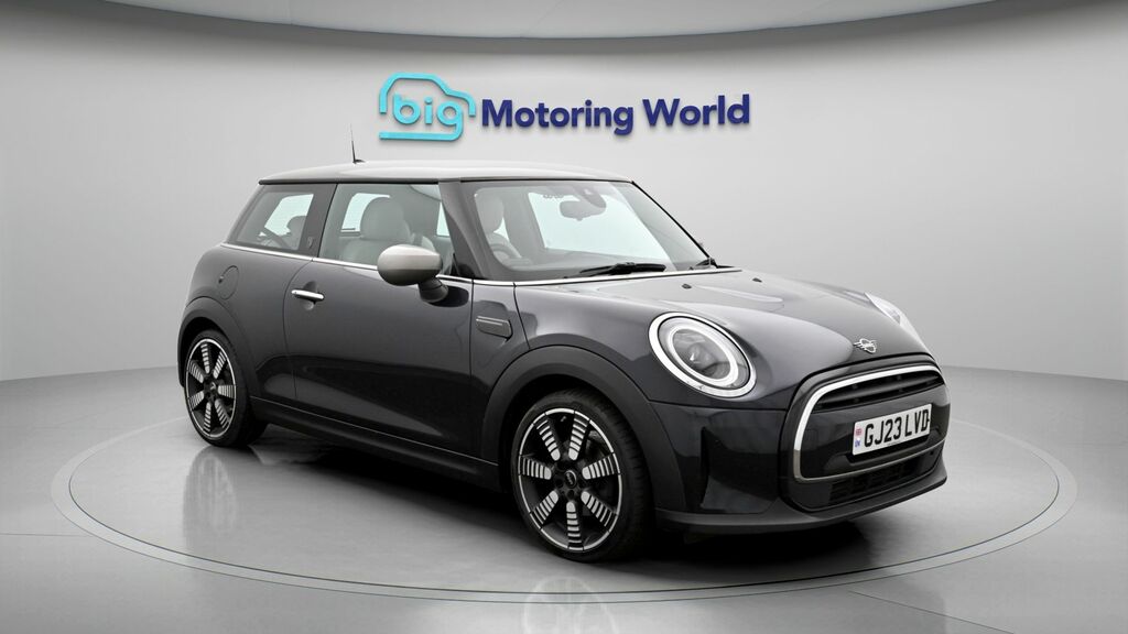 Mini Hatch Cooper Exclusive Black