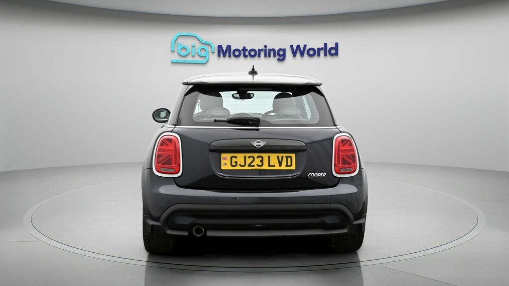 Mini Hatch Cooper Exclusive GJ23LVD Black #6