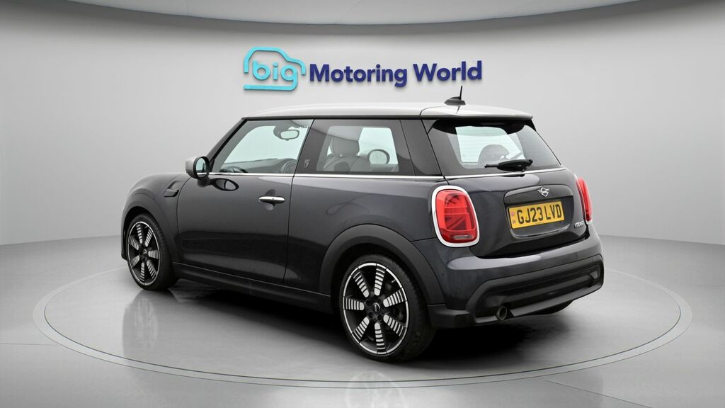 Mini Hatch Cooper Exclusive GJ23LVD Black #5