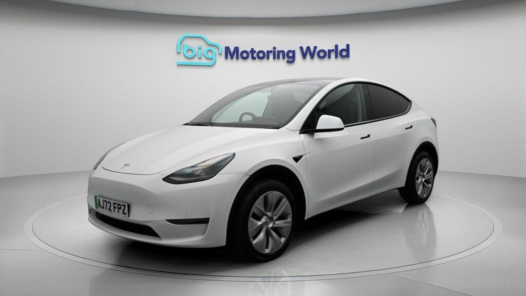 Tesla Model Y Long Range AJ72FPZ White #3