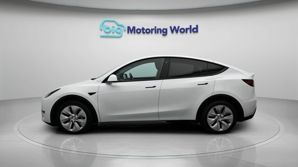 Tesla Model Y Long Range AJ72FPZ White #4