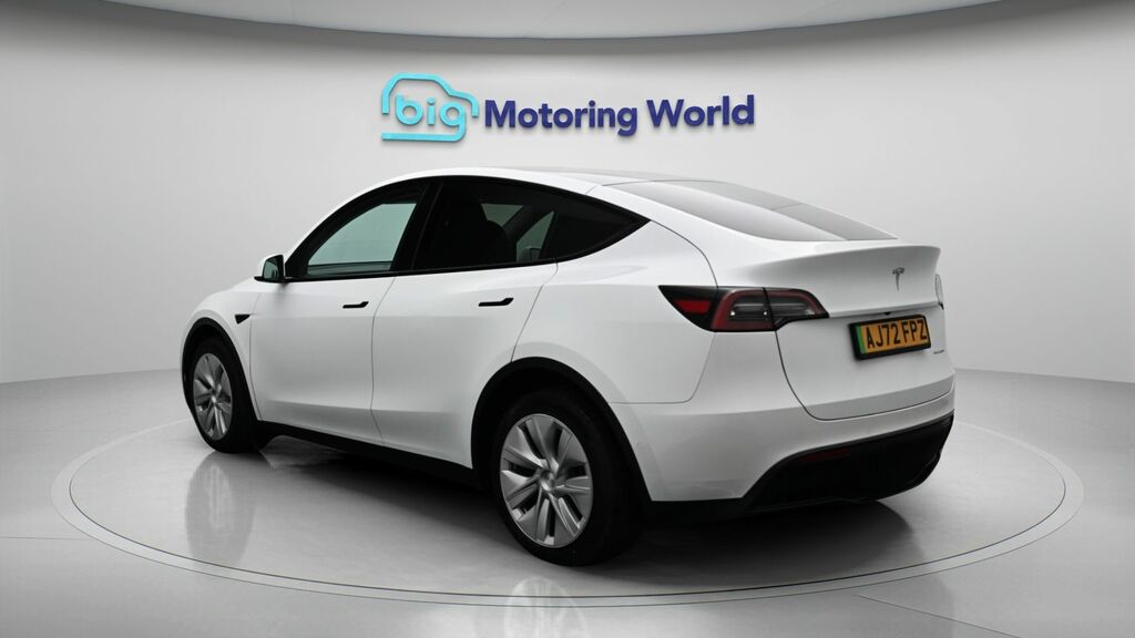 Tesla Model Y Long Range AJ72FPZ White #5
