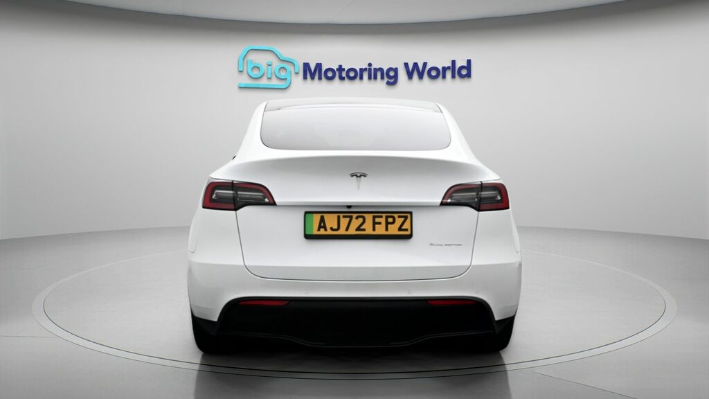 Tesla Model Y Long Range AJ72FPZ White #6
