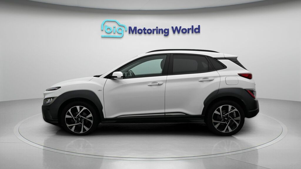 Hyundai Kona Ultimate White #4