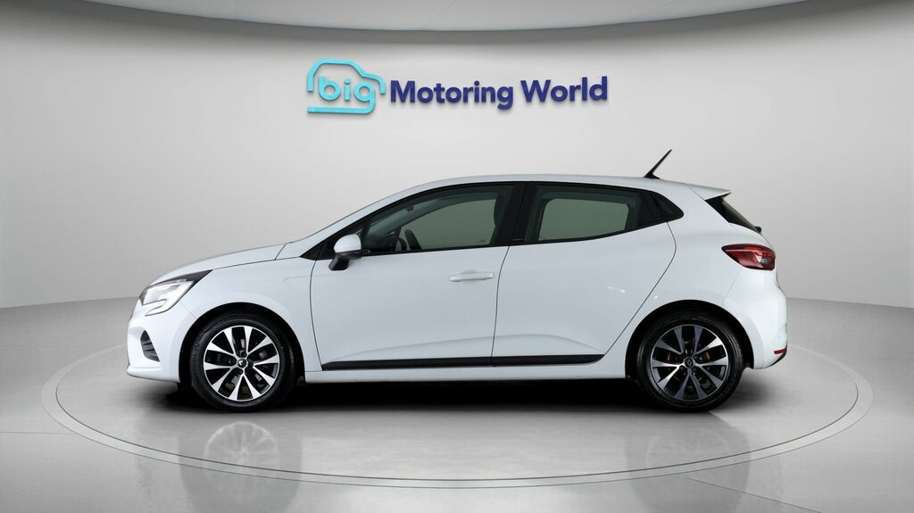 Renault Clio Iconic SJ21TWW White #4