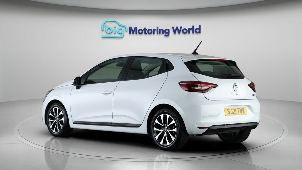 Renault Clio Iconic SJ21TWW White #5