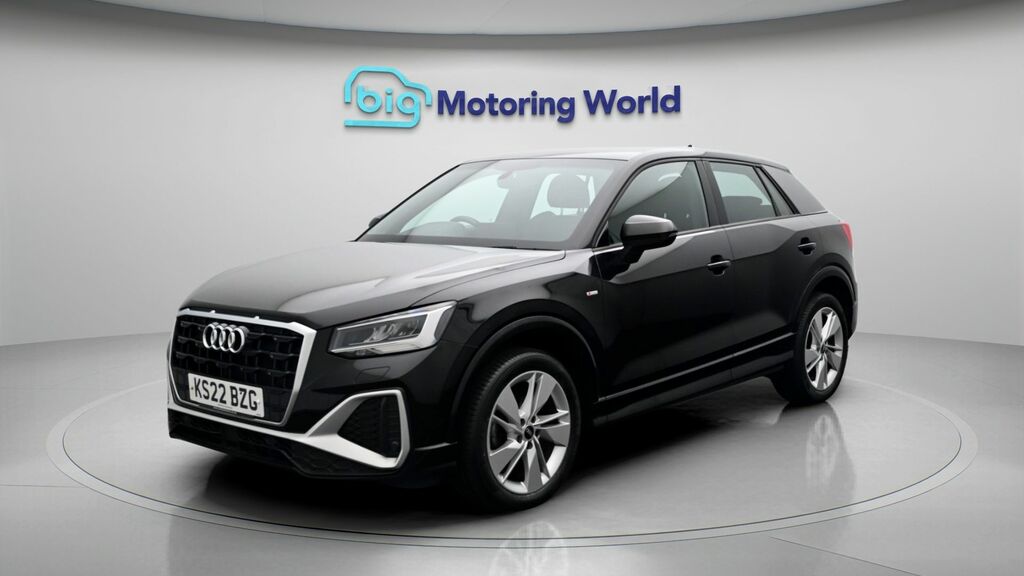 Audi Q2 S Line KS22BZG Black #3