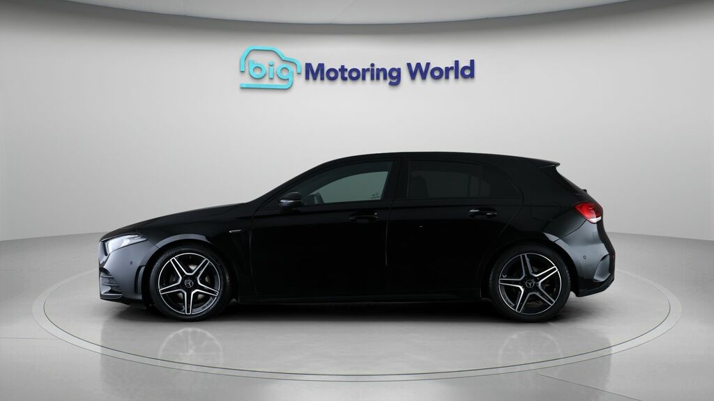 Mercedes-Benz A Class Amg Line Edition OV22FWG Black #4