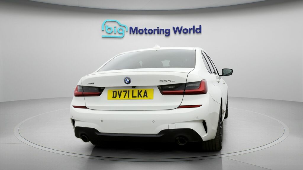 BMW 3 Series M Sport DV71LKA White #6