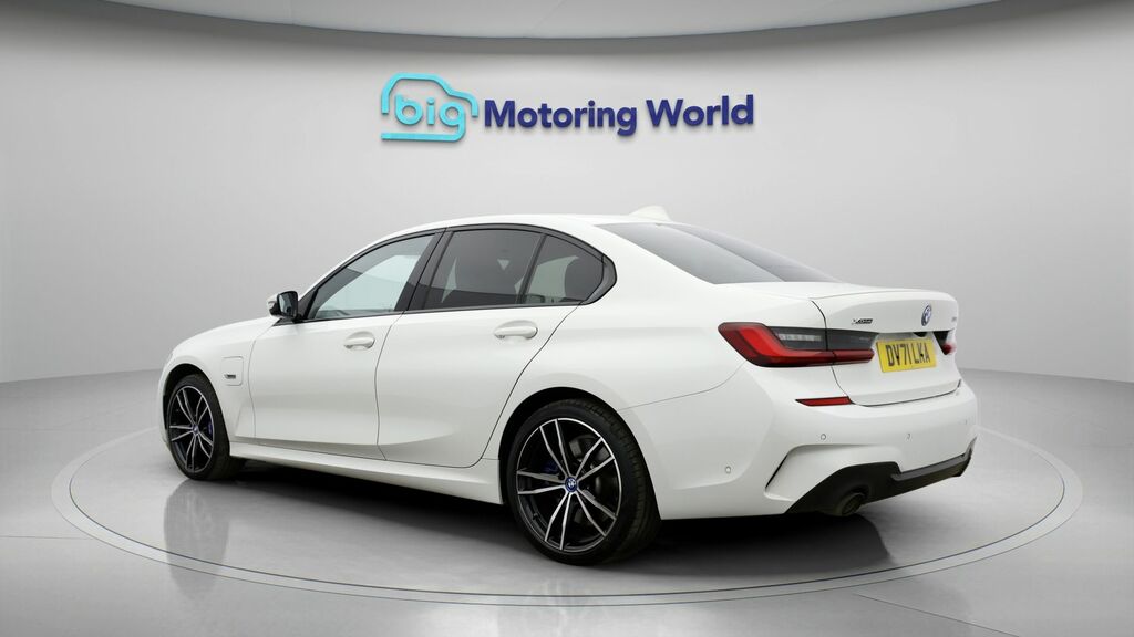 BMW 3 Series M Sport DV71LKA White #5