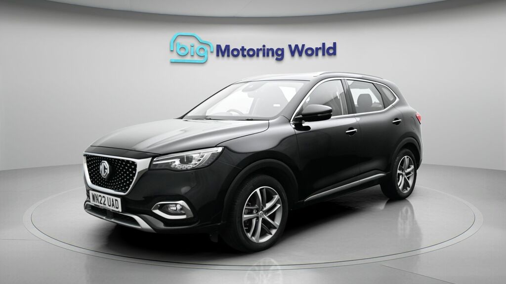 MG HS Exclusive Black #3