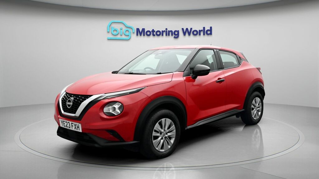 Nissan Juke Visia Red #3