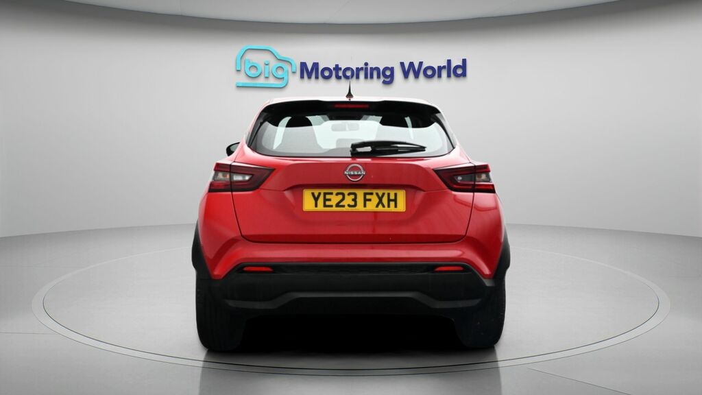 Nissan Juke Visia Red #6