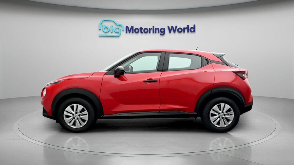Nissan Juke Visia Red #4