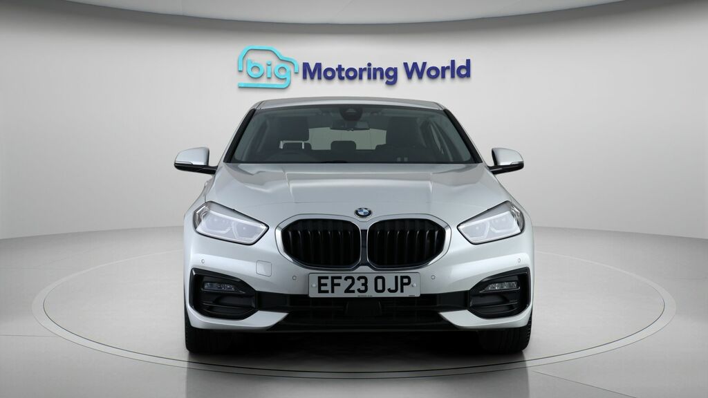 BMW 1 Series Sport White #2