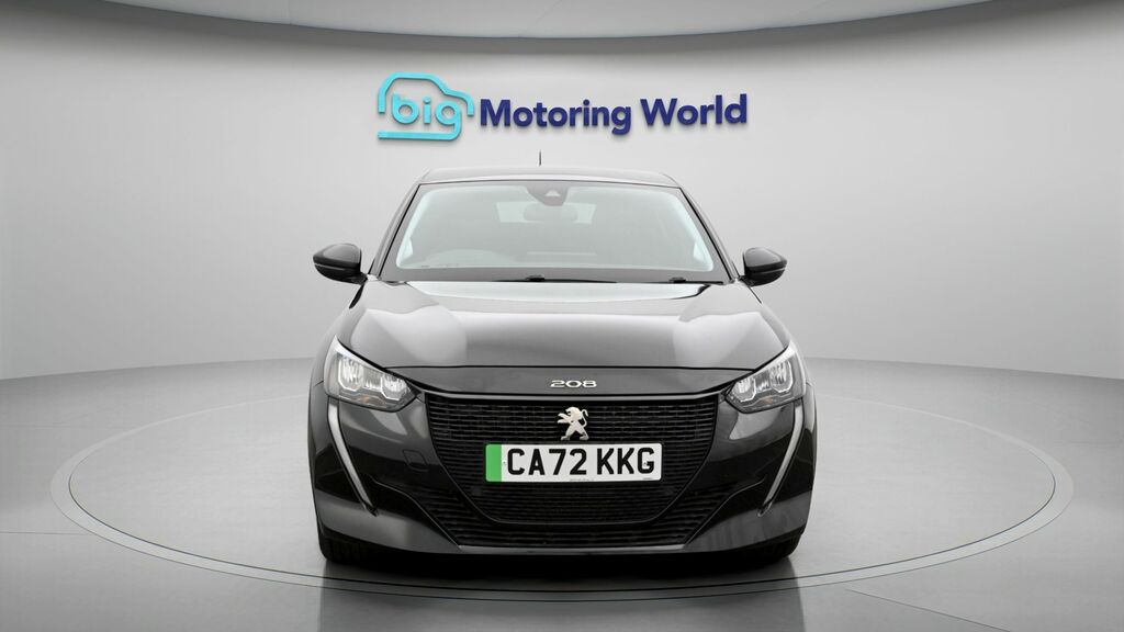Peugeot e-208 Allure Premium Black #2