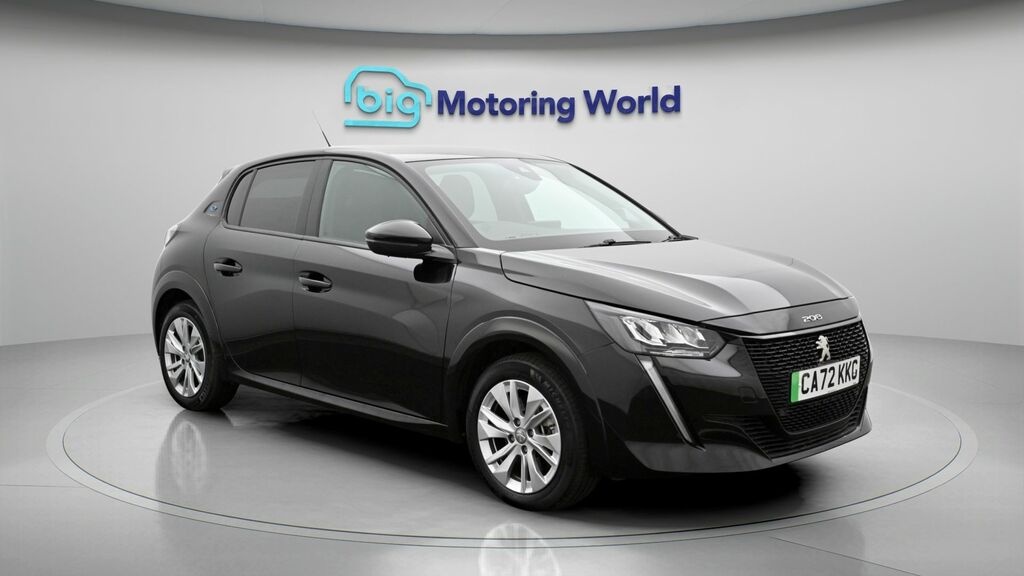 Peugeot e-208 Allure Premium Black