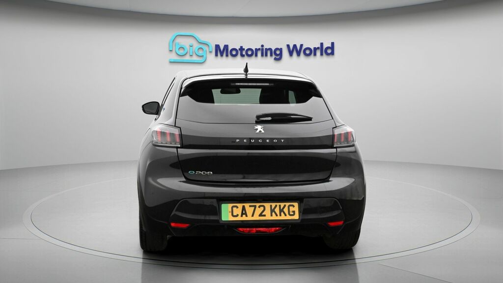 Peugeot e-208 Allure Premium Black #6