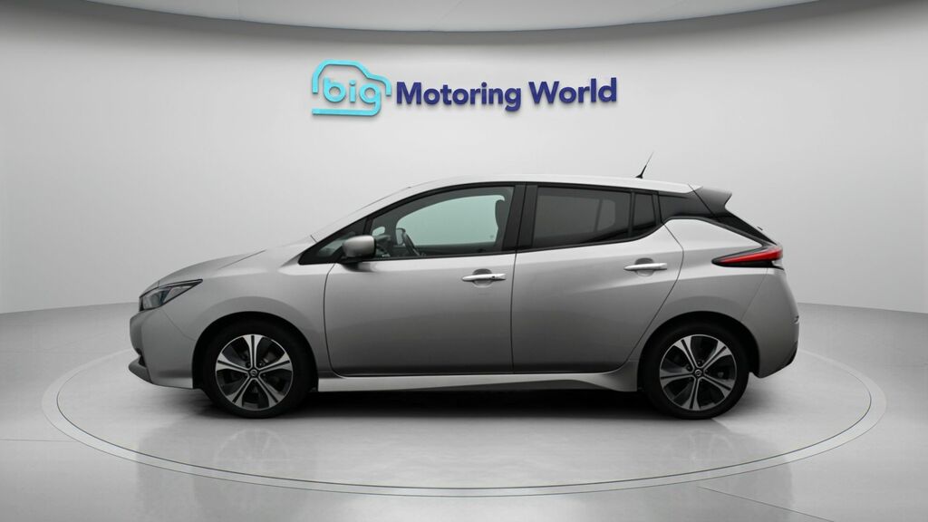 Nissan Leaf N-connecta YX70PPY Silver #4