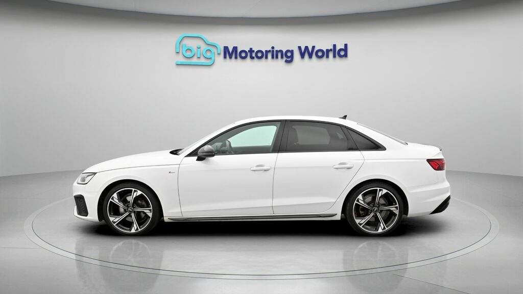 Audi A4 Black Edition DG22XZF White #4