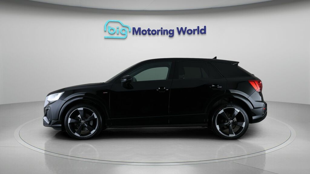 Audi Q2 Black Edition DE21GXJ Black #4