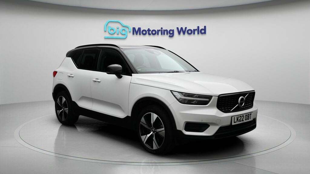 Volvo XC40 Plus White