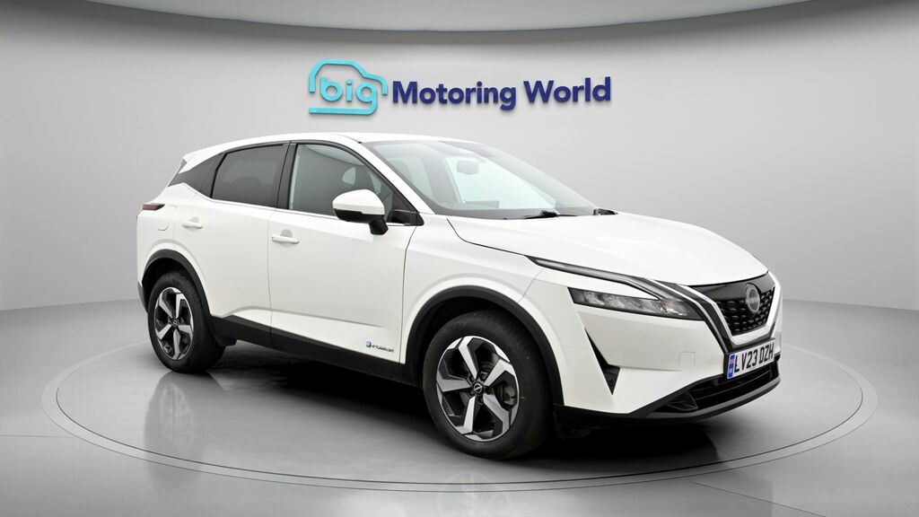 Nissan Qashqai N-connecta White