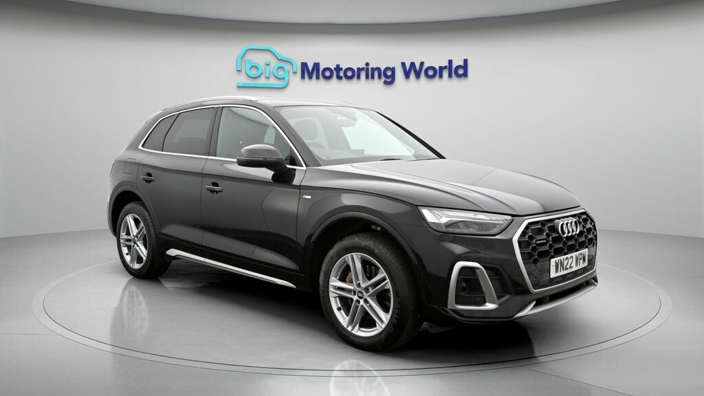 Audi Q5 S Line Black