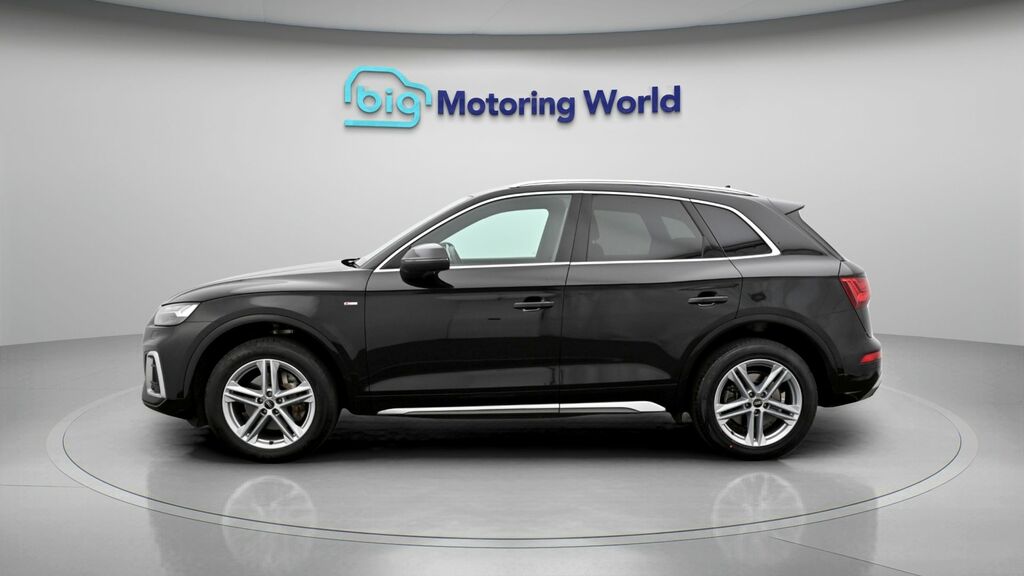 Audi Q5 S Line WN22WPM Black #4