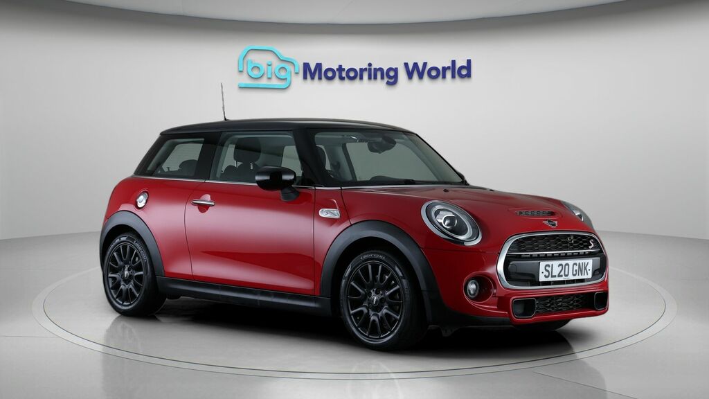 Mini Hatch Cooper S Classic Red