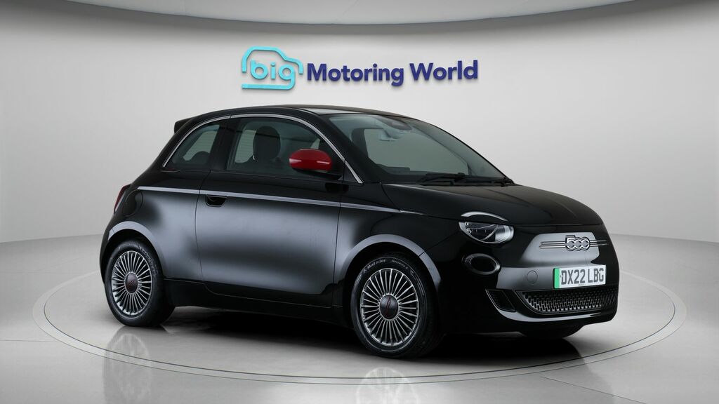 Fiat 500E Red Black