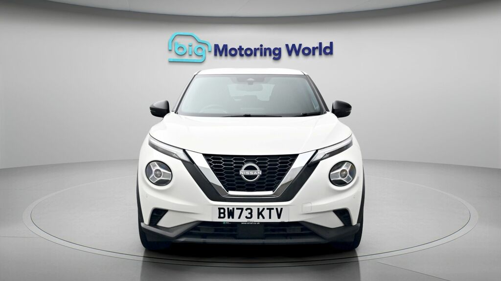 Nissan Juke N-connecta BW73KTV White #2