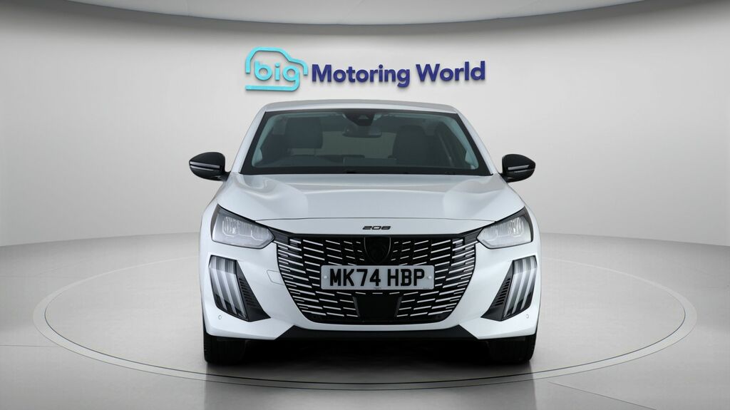 Peugeot 208 Allure White #2