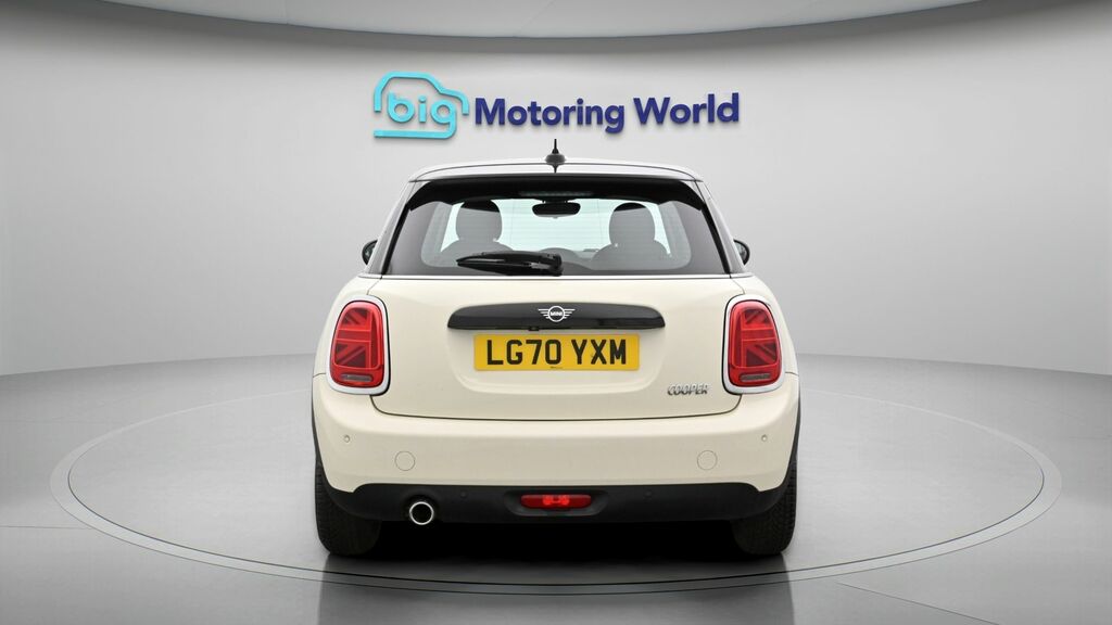 Mini Hatch Cooper Classic LG70YXM White #6