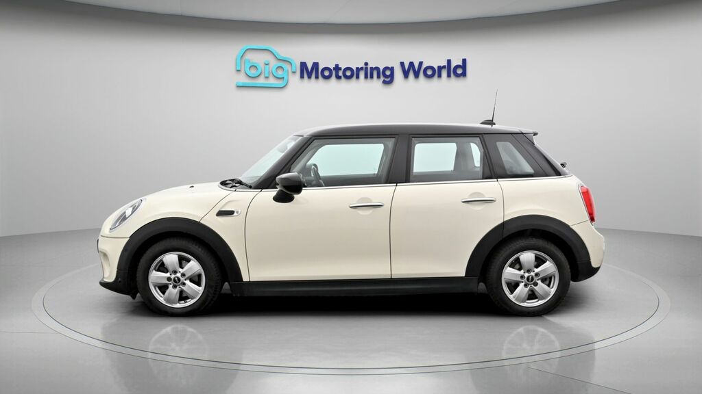 Mini Hatch Cooper Classic LG70YXM White #4