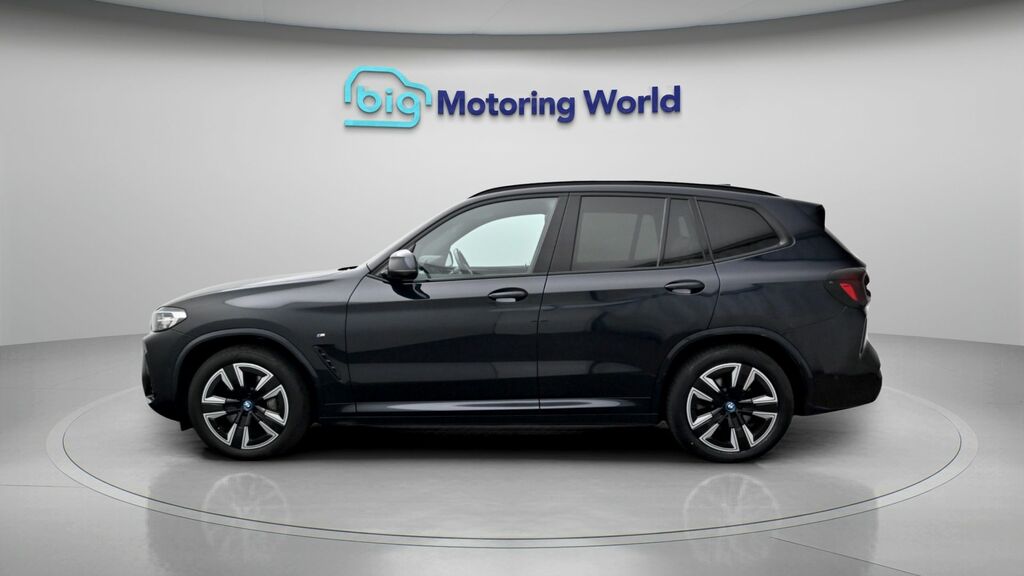 BMW iX3 M Sport PJ72VUL Black #4