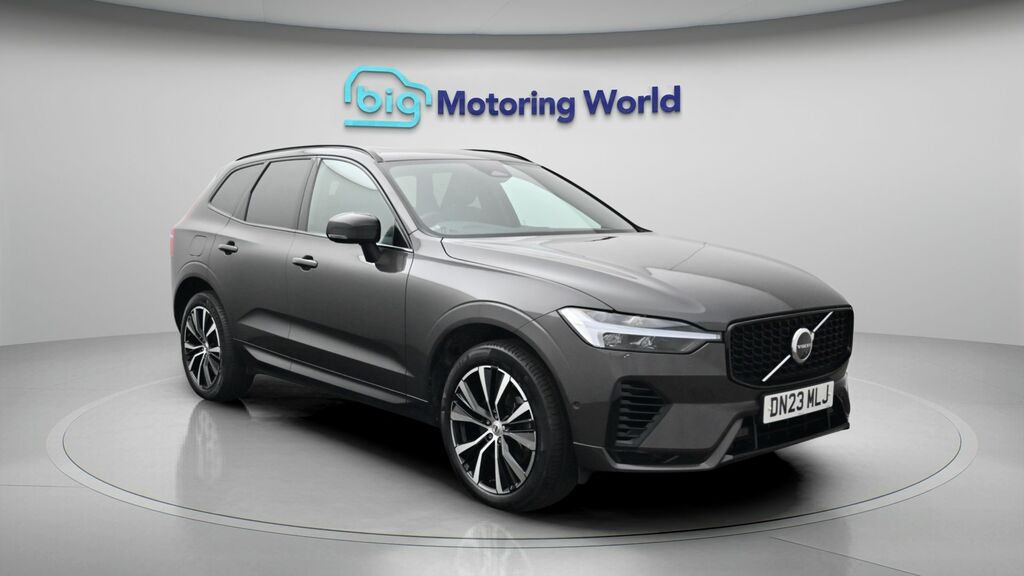 Volvo XC60 Plus Grey