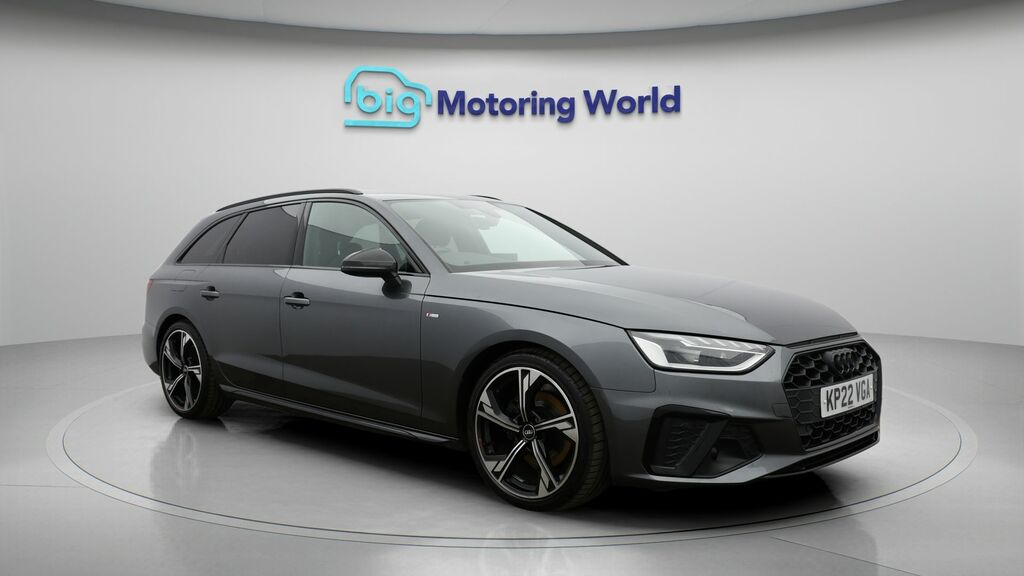 Audi A4 Avant Black Edition Grey