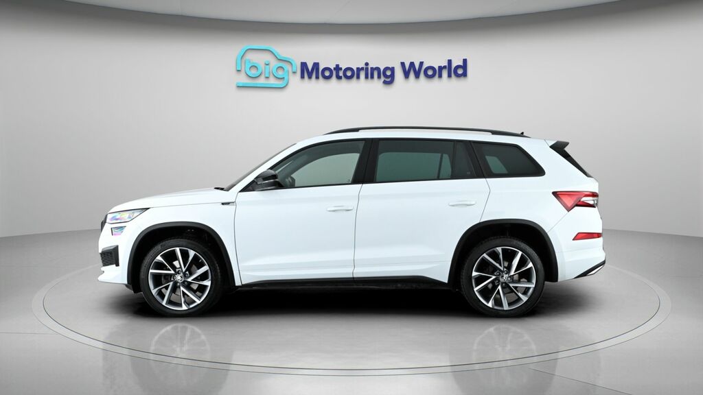 Skoda Kodiaq Sportline White #4