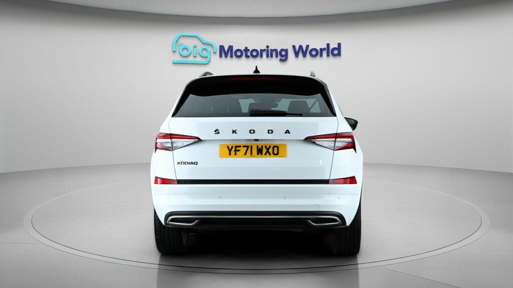 Skoda Kodiaq Sportline White #6