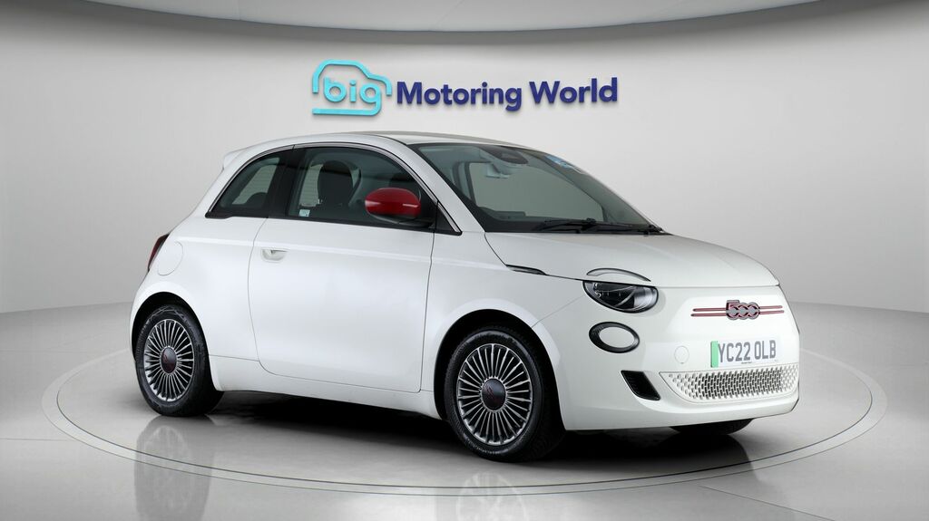 Fiat 500E Red White