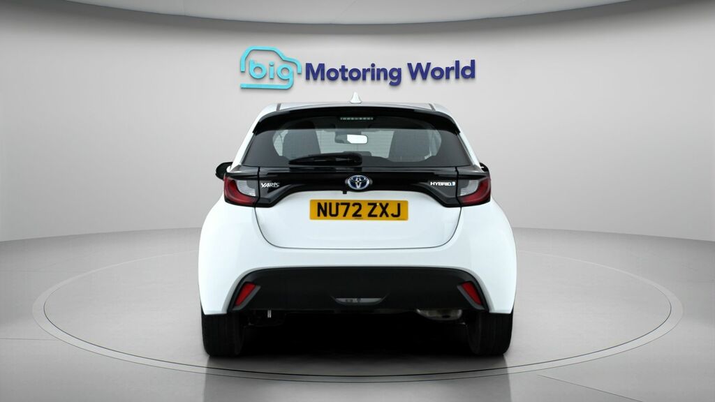 Toyota Yaris Icon NU72ZXJ White #6