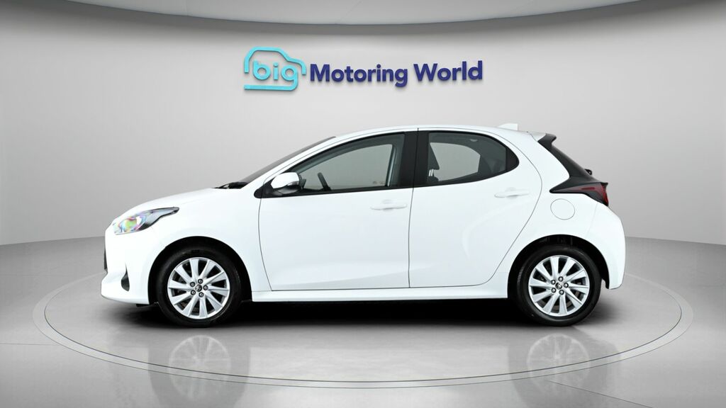 Toyota Yaris Icon NU72ZXJ White #4