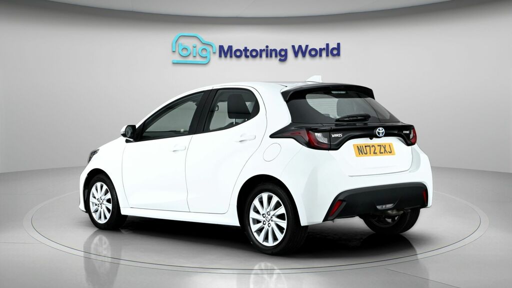 Toyota Yaris Icon NU72ZXJ White #5