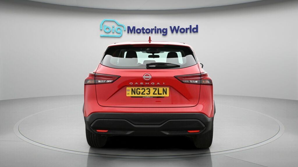 Nissan Qashqai Acenta Premium NG23ZLN Red #6